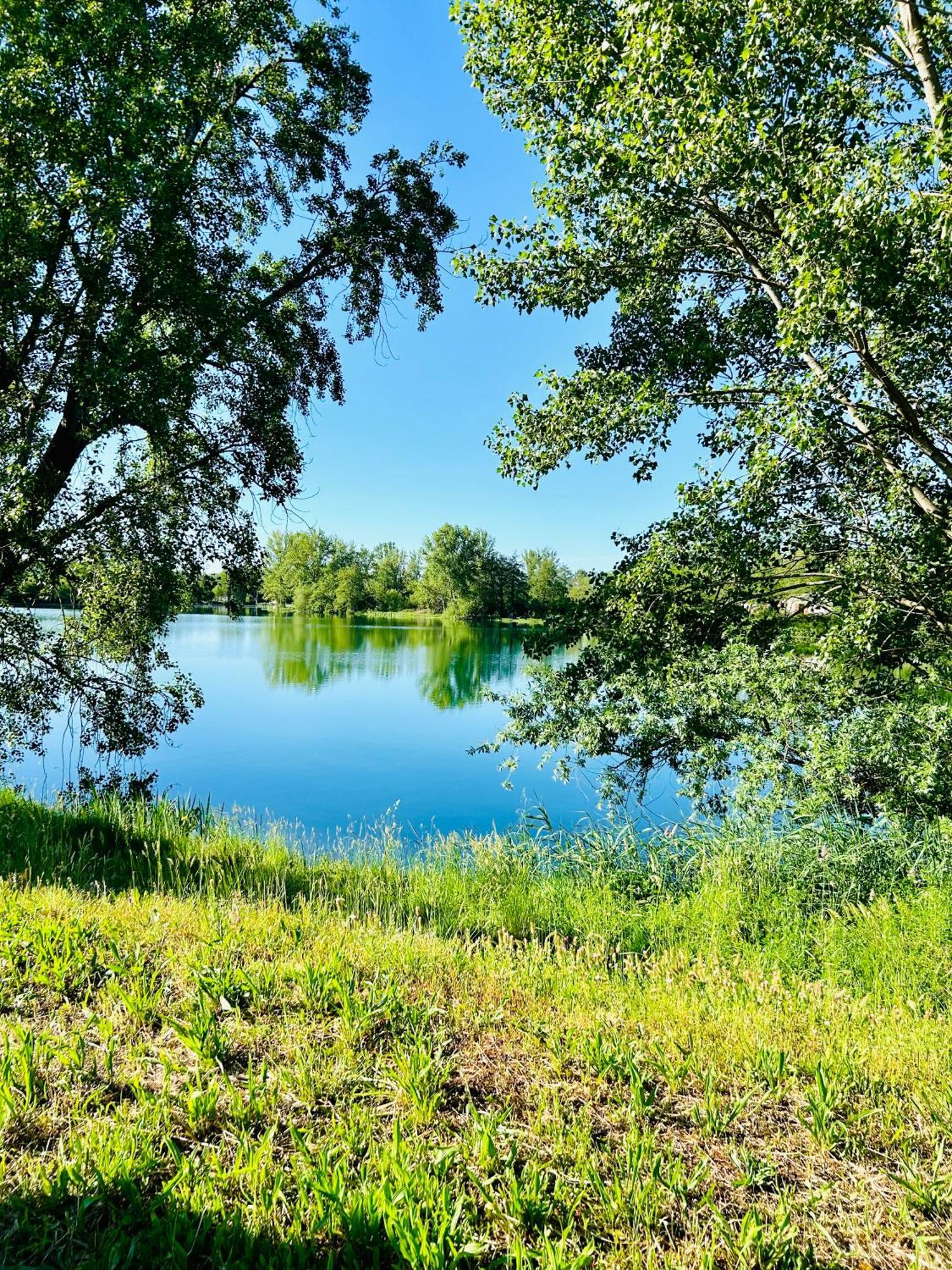 Maison Avec Acces Au Lac Izon المظهر الخارجي الصورة